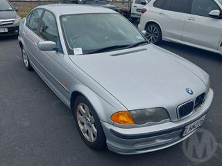 2001 BMW 320i Sedan Photo