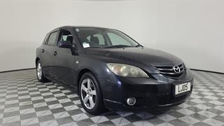 2005 Mazda Axela 5D Hatch Photo