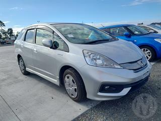 2014 Honda fit Shuttle Hybrid Station Wagon Photo