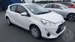 2015 Toyota Aqua Hybrid Hatch Photo