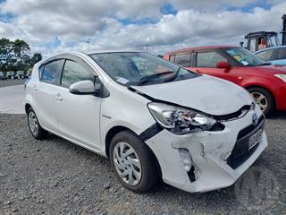 2015 Toyota Aqua Hatch Photo