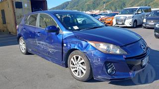 2011 Mazda Axela Hatch Photo