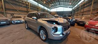 2022 Mitsubishi Outlander LS PHEV/4WD/AT Station Wagon Photo