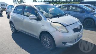 2005 Toyota Vitz Hatch Photo
