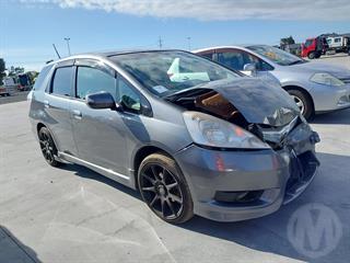 2011 Honda fit Shuttle Station Wagon Photo
