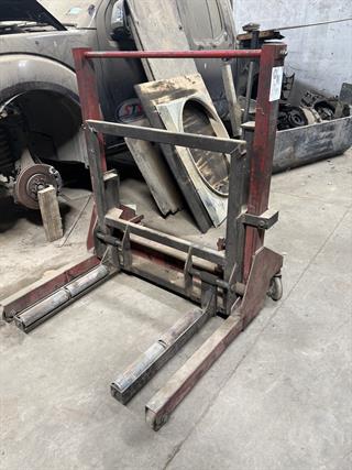 Truck Wheel Lifter Workshop Equipment (GP) Photo