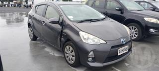 2013 Toyota Aqua Hybrid Hatch Photo