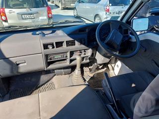 2012 Mitsubishi L300 2.4P SWB 4 Door Van Photo