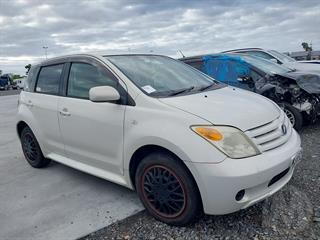 2005 Toyota IST Hatch Photo