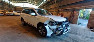 2018 Mitsubishi Outlander LS 2.4P/4WD/CVT Station Wagon Photo