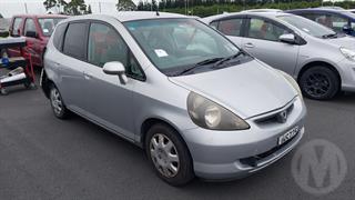 2004 Honda fit Hatch Photo