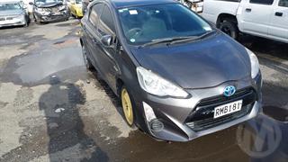 2015 Toyota Aqua Hybrid Hatch Photo