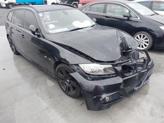 2010 BMW 320i Touring Photo