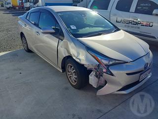 2016 Toyota Prius Hatch Photo