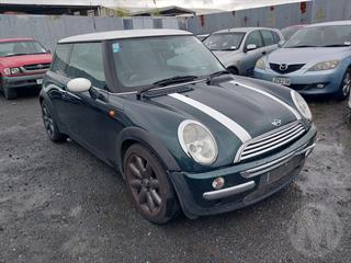 2003 BMW Mini Cooper Sedan Photo