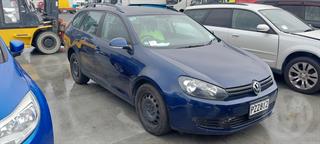 2010 Volkswagen Golf TSI 5D Station Wagon Photo