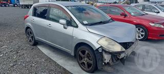 2005 Nissan Tiida Hatch Photo