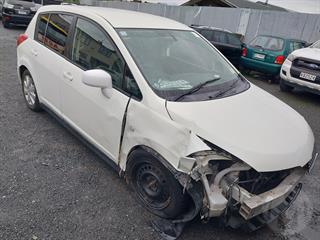 2005 Nissan Tiida Hatch Photo