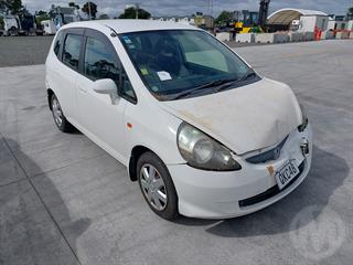 2005 Honda fit Hatch Photo
