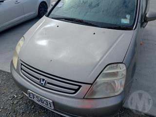 2002 Honda Stream Station Wagon Photo
