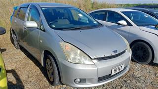 2004 Toyota Wish Station Wagon Photo