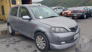 2004 Mazda Demio Hatch Photo