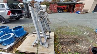 Unknown Engine Crane NA Photo