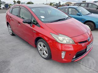 2012 Toyota Prius Hatch Photo