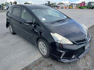2014 Toyota Prius Alpha Hybrid Station Wagon Photo