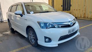 2015 Toyota Corolla Fielder Hybrid 5D Station Wagon Photo