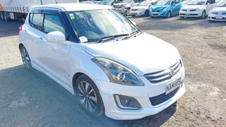 2015 Suzuki Swift Hatch Photo