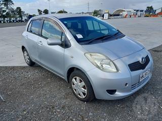 2005 Toyota Vitz Hatch Photo