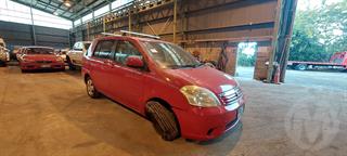 2005 Toyota Raum Station Wagon Photo