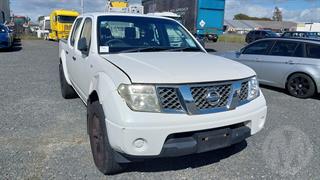 2013 Nissan Navara D/C 2.5D 2WD RX AT Sedan Photo