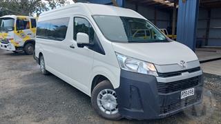 2022 Toyota Hiace ZX GVN 2.8DT/6AT Mini Bus Photo