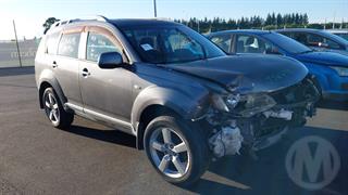 2005 Mitsubishi Outlander Station Wagon Photo