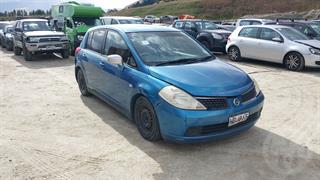 2004 Nissan Tiida Hatch Photo