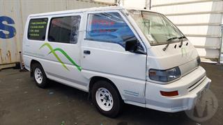 2003 Mitsubishi L300 2.4P SWB 4DR M Van Photo
