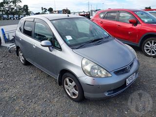 2004 Honda fit Hatch Photo