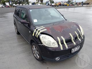2005 Mazda Verisa Station Wagon Photo