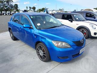 2005 Mazda Axela Hatch Photo
