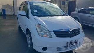 2001 Toyota Spacio Station Wagon Photo