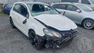 2010 Volkswagen Golf Hatch Photo