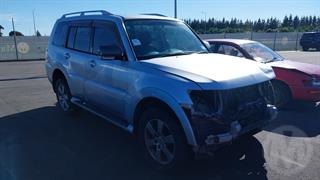 2006 Mitsubishi Pajero Station Wagon Photo