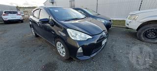 2013 Toyota Aqua Hatch Photo