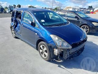 2004 Toyota Wish Station Wagon Photo