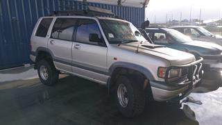 1995 Isuzu Bighorn Station Wagon Photo