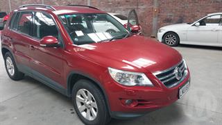 2009 Volkswagen Tiguan 2.0 TSI Station Wagon Photo