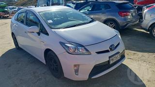 2015 Toyota Prius Hybrid Hatch Photo