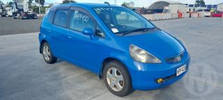2004 Honda fit Hatch Photo